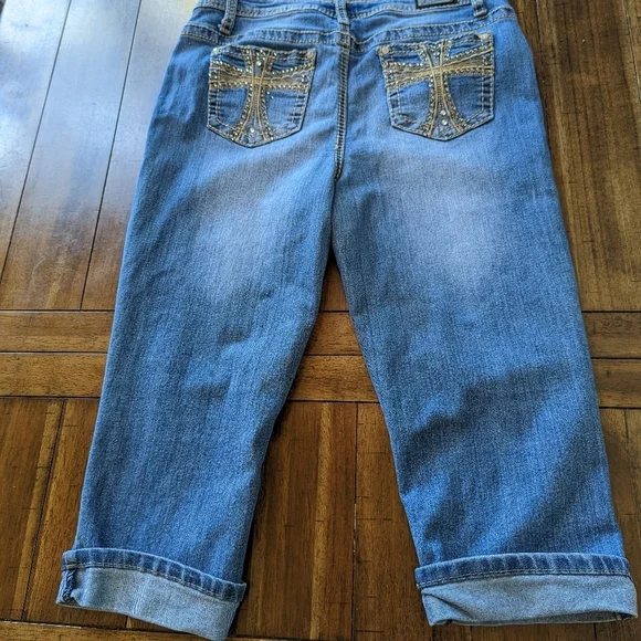 Earl Jeans women's cropped embellishment embroidered size 8 - Picture 6 of 10